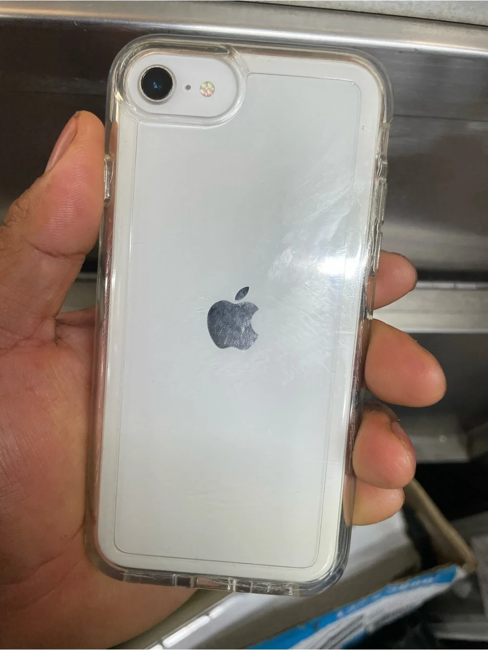Apple iPhone SE (starlight) with Clear Protective Case 64GB